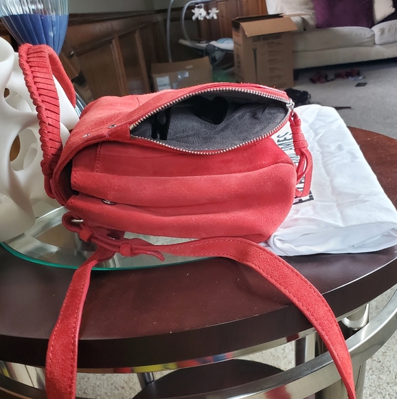 Elizabeth and James TRAPEZE SMALL SEUDE CROSSBODY - Picture 11 of 16